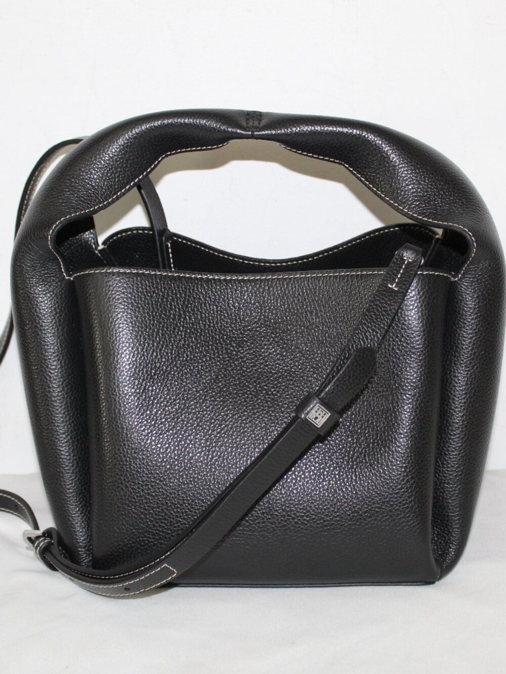 Toteme Pebble Leather Black Top Handle Shoulder Bucket Bag Crossbody - Picture 2 of 13